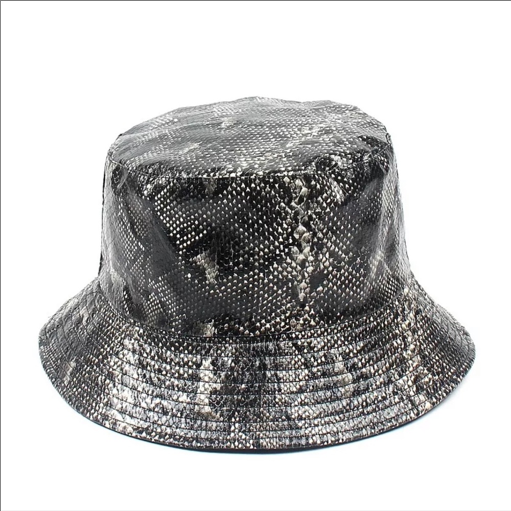 Bucket hat